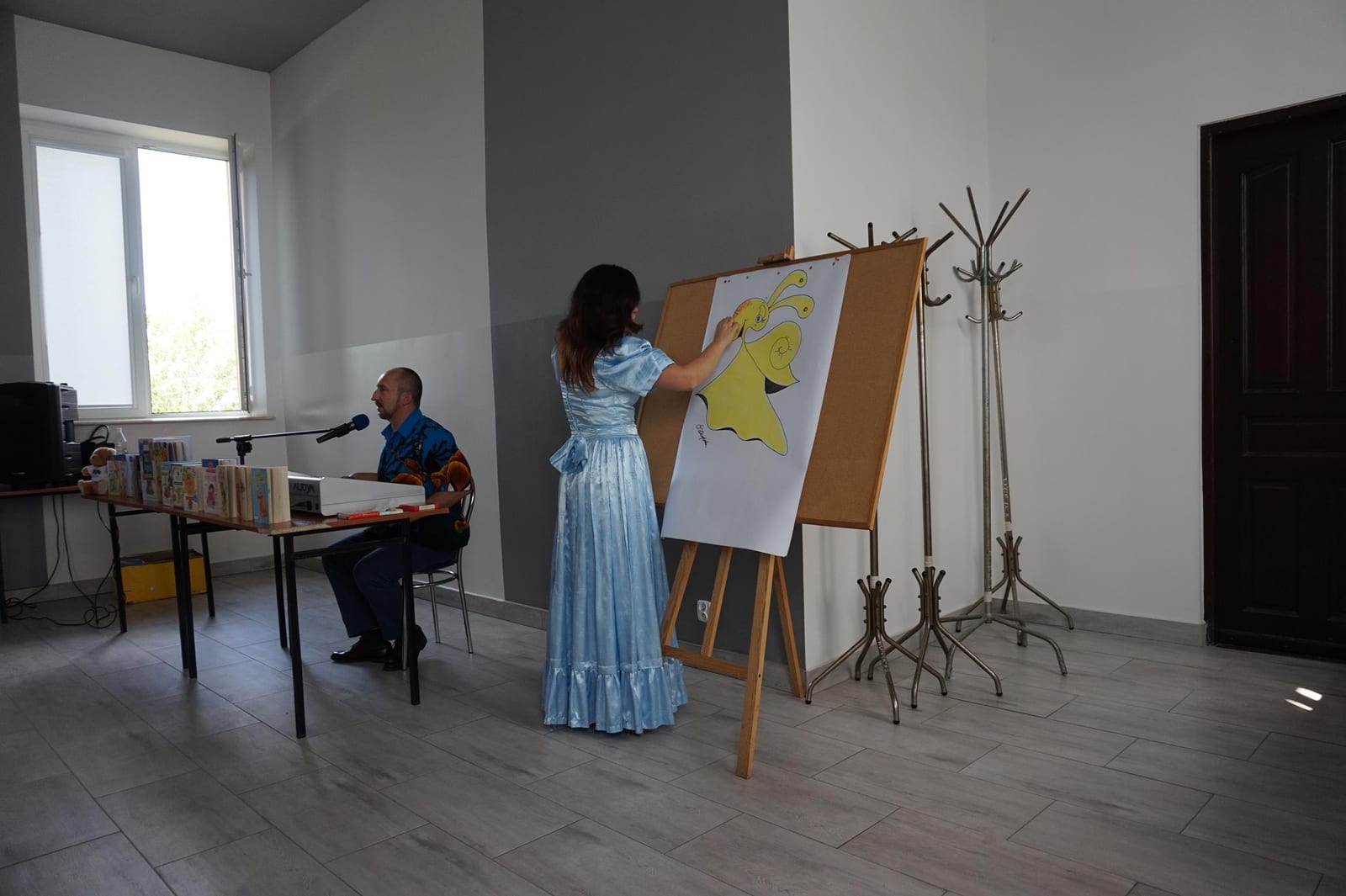 Spotkanie literacko-muzyczne "Śpiewająca biblioteka" — zdjęcie 24